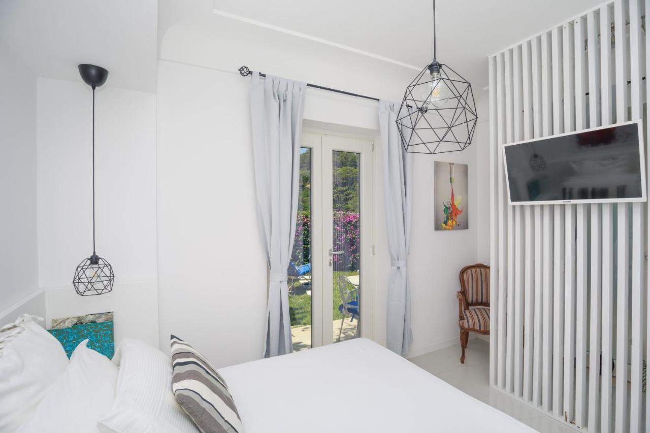 Juniorsuiteb&B Capri Exteriör bild