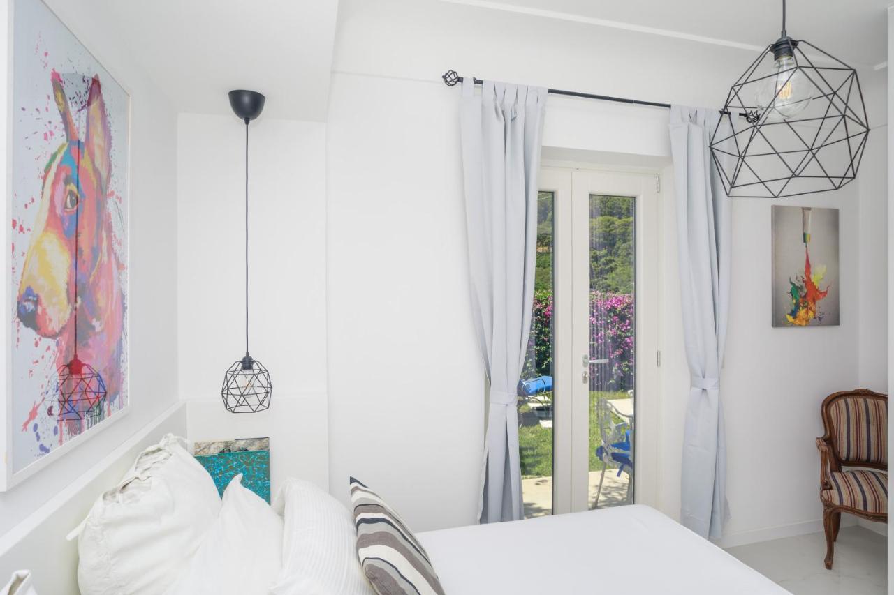Juniorsuiteb&B Capri Exteriör bild